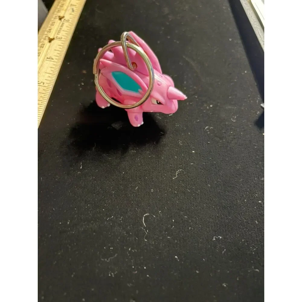vtg 1999 burger king Nidoran pokemon keychain
